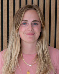 Stine Hoffmann, Service Client